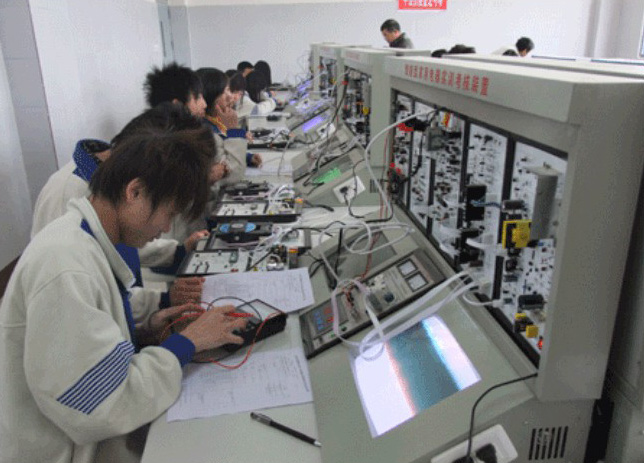 2022年四川中專和大專有什么區(qū)別？圖2
