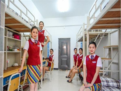 2021年成都初中生如何考電子商務(wù)學(xué)校？