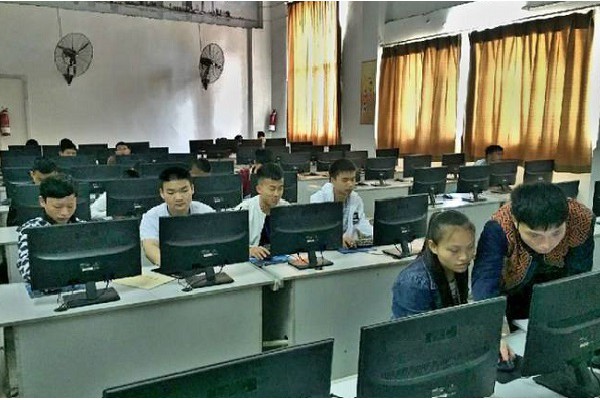 成都200分能上汽修學校嗎？