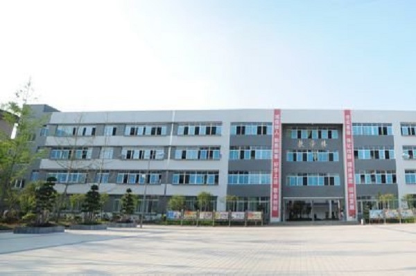 蘭州現(xiàn)代職業(yè)學(xué)院中專升大專(蘭州現(xiàn)代職業(yè)學(xué)院學(xué)費(fèi))