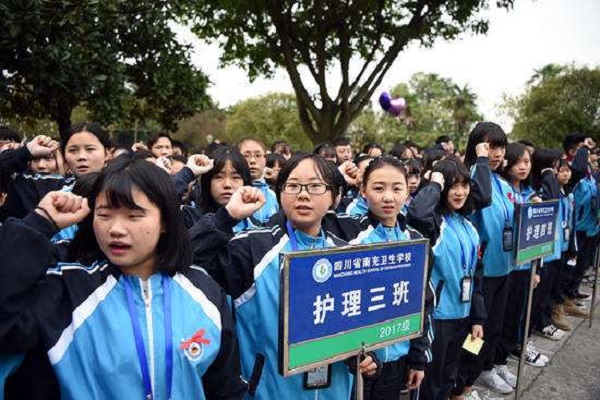 西安中專哪個學校比較好(?？谥袑Ｄ膫€學校比較好)