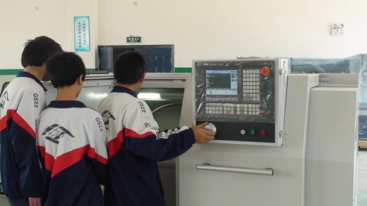 2021年成都恒輝技工學校招生分數線