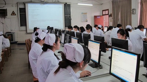 2021年四川讀計算機學校哪個專業(yè)好？