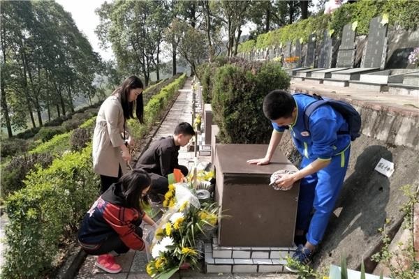 2022年成都實驗商貿(mào)管理學校有哪些專業(yè)？