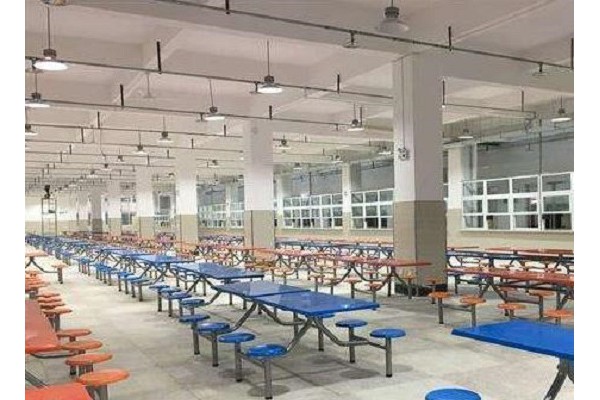 重慶航空學(xué)校中專(重慶航空學(xué)校校長(zhǎng))