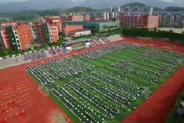 2022年四川初中生上汽修學(xué)校好嗎？圖3