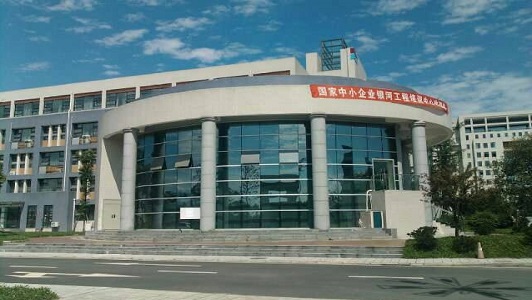 成都市女生初中畢業(yè)上汽車維修學校