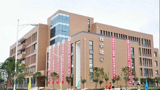 四川高中語(yǔ)文教材是哪個(gè)版本(四川省高一教材順序)