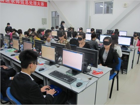 成都讀中專(zhuān)好還是讀高中好？