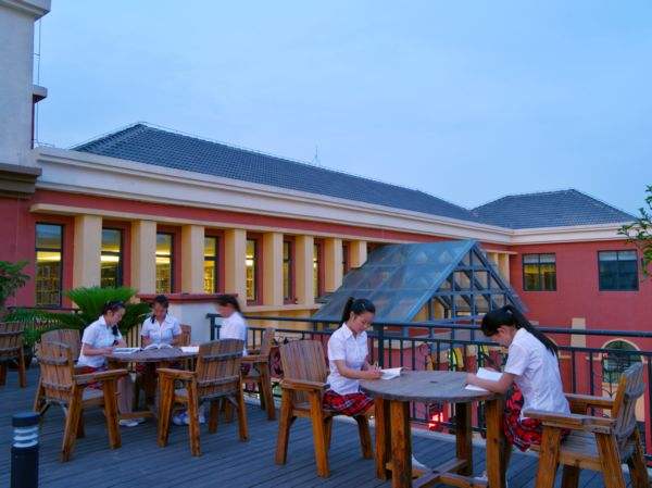 四川育英養(yǎng)老產(chǎn)業(yè)高新科技職業(yè)學(xué)校2022年培訓(xùn)費(fèi)、收費(fèi)標(biāo)準(zhǔn)是多少