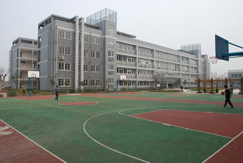 四川現(xiàn)代科技職業(yè)學(xué)校地址在哪里？