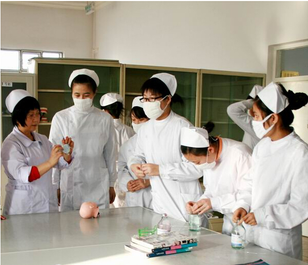 四川育英養(yǎng)老產(chǎn)業(yè)高新科技職業(yè)學校都有哪些專業(yè)圖3