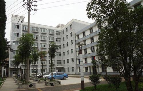 2021年四川護理學校是什么學校？