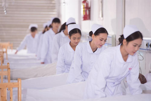 2022年成都中醫(yī)藥大學(xué)附屬高校龍泉校區(qū)注冊條件、招生要求、招生對象