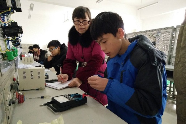 西安航空職業(yè)技術學院錄取分數(shù)線(西安職業(yè)技術學校有哪些專業(yè))