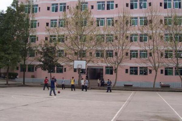 西安高新技師學(xué)院學(xué)費(fèi)(西安技校學(xué)費(fèi)一年多少)