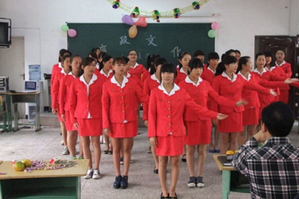 2021年成都讀衛(wèi)校一年多少錢？