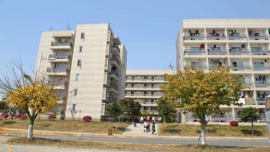 2022年成都校區(qū)樂山醫(yī)藥科技高級技工學校招生計劃