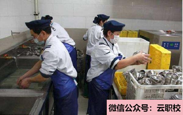 很多初中畢業(yè)的學生都想就讀衛(wèi)校,但是卻不知道選擇什么衛(wèi)校好(溫州2021年初中生讀什么衛(wèi)校好)