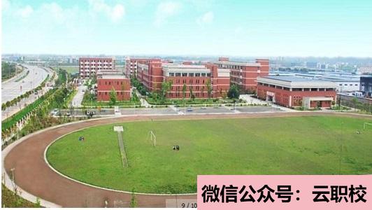衛(wèi)校是培養(yǎng)醫(yī)護(hù)人才的,這并不意味著同學(xué)們以后的就業(yè)方向(六安2021年衛(wèi)校有哪些專業(yè)可以學(xué))