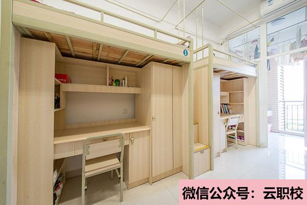 女生讀衛(wèi)校有哪些就業(yè)方向(蘇州2021年女生讀衛(wèi)校有前途嗎)