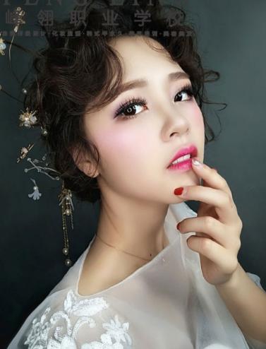 重慶前三的化妝學校(重慶毛戈平學費多少)
