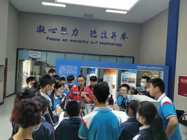四川省成都市志翔職業(yè)學校(四川省成都市志翔職業(yè)學校2019屆的學生)
