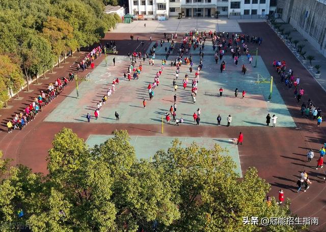 成都市工業(yè)職業(yè)技術學校怎么樣(成都市工業(yè)職業(yè)技術學校招生電話)