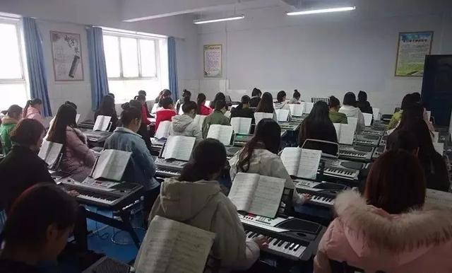瀘州中專學校招生(中專學校招生老師好做嗎)
