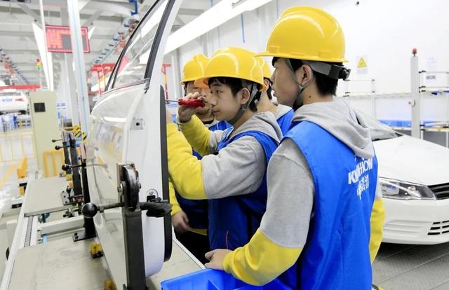 成都汽車類專業(yè)學校(成都外國語專業(yè)學校)