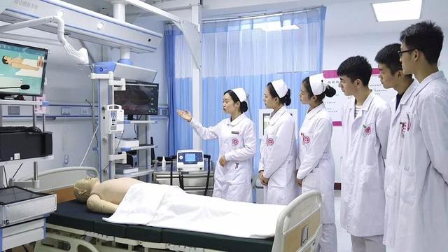 包含四川護理學校在哪里的詞條