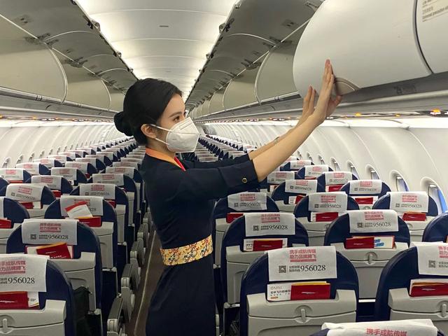 成都空姐學校學費(成都學空姐學校哪個好)