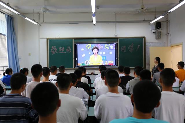 四川省成都財貿職業(yè)高級中學校(成都財貿職業(yè)高級中學校怎么樣)