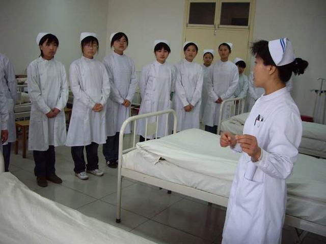 初中畢業(yè)讀學(xué)校(初中畢業(yè)讀職?？梢钥即髮W(xué)嗎)