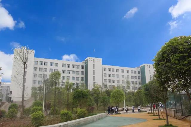 南充幼師職業(yè)學校(南充幼師學校招生簡章)