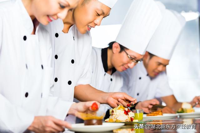 初中生上技校學什么(初中生上技校學什么專業(yè)最現(xiàn)實)