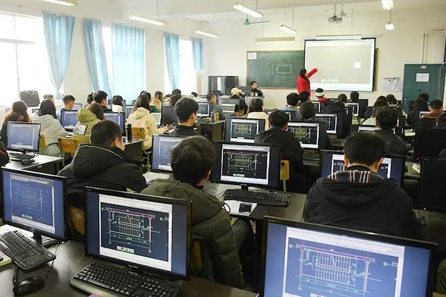 綿陽市電子教育學校(綿陽市電子教育學校歷任校長)