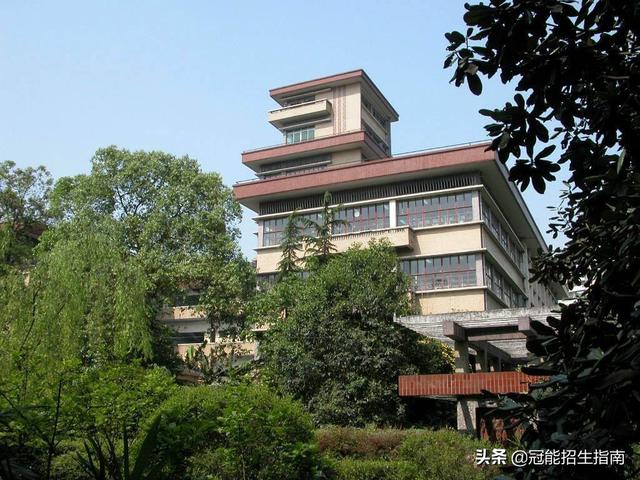四川衛(wèi)生學校地址(四川衛(wèi)生職業(yè)學校地址)