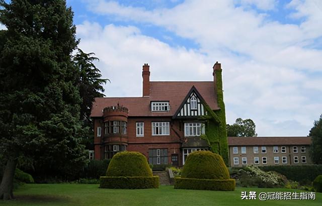 成都職業(yè)專業(yè)學(xué)校(成都職業(yè)裝展會(huì))