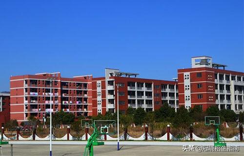 成都職業(yè)專業(yè)學(xué)校(成都職業(yè)裝展會(huì))