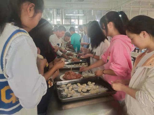 成都市工程職業(yè)技術(shù)學(xué)校地址(成都市工程職業(yè)技術(shù)學(xué)校張小強)