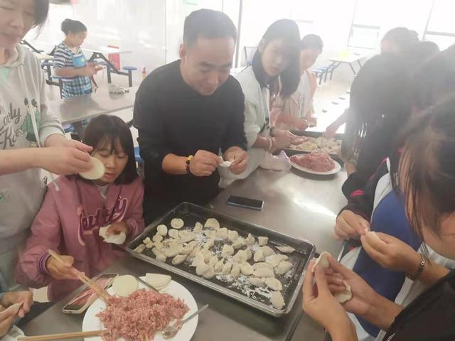 成都市工程職業(yè)技術(shù)學(xué)校地址(成都市工程職業(yè)技術(shù)學(xué)校張小強)