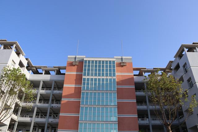 南充鐵路學校招生簡章(內(nèi)江鐵路機械學校2021招生簡章)