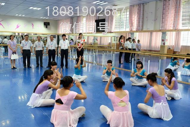 初中畢業(yè)可以報(bào)幼師專業(yè)嗎(初中畢業(yè)可以報(bào)考初級會(huì)計(jì)嗎)